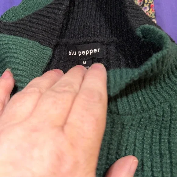 Blu Pepper Womens Green Black Two Tone Shaker Knit Mock Neck Sweater Size M - Picture 5 of 5